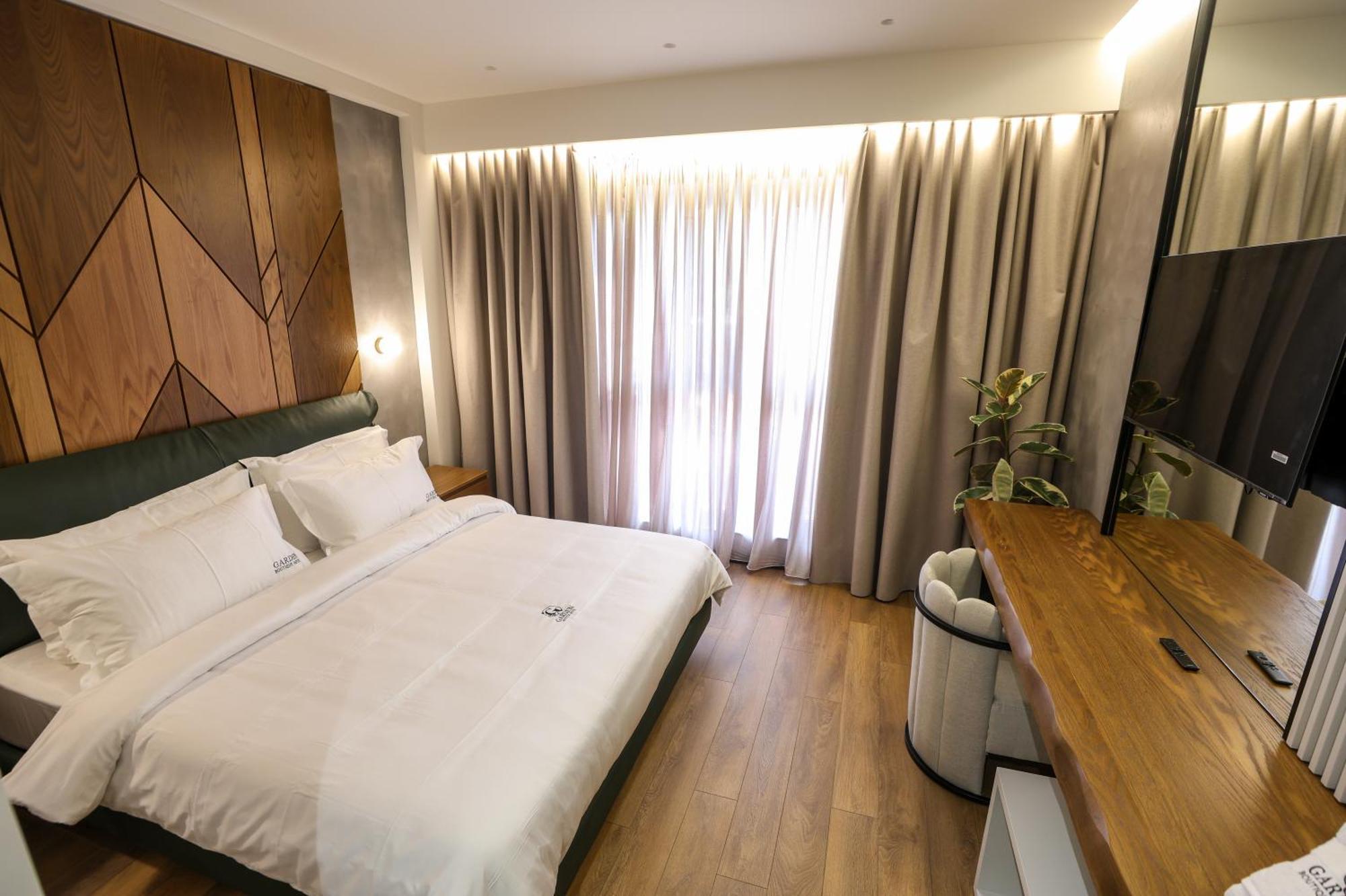 Garden Boutique Hotel Tirana Exterior photo