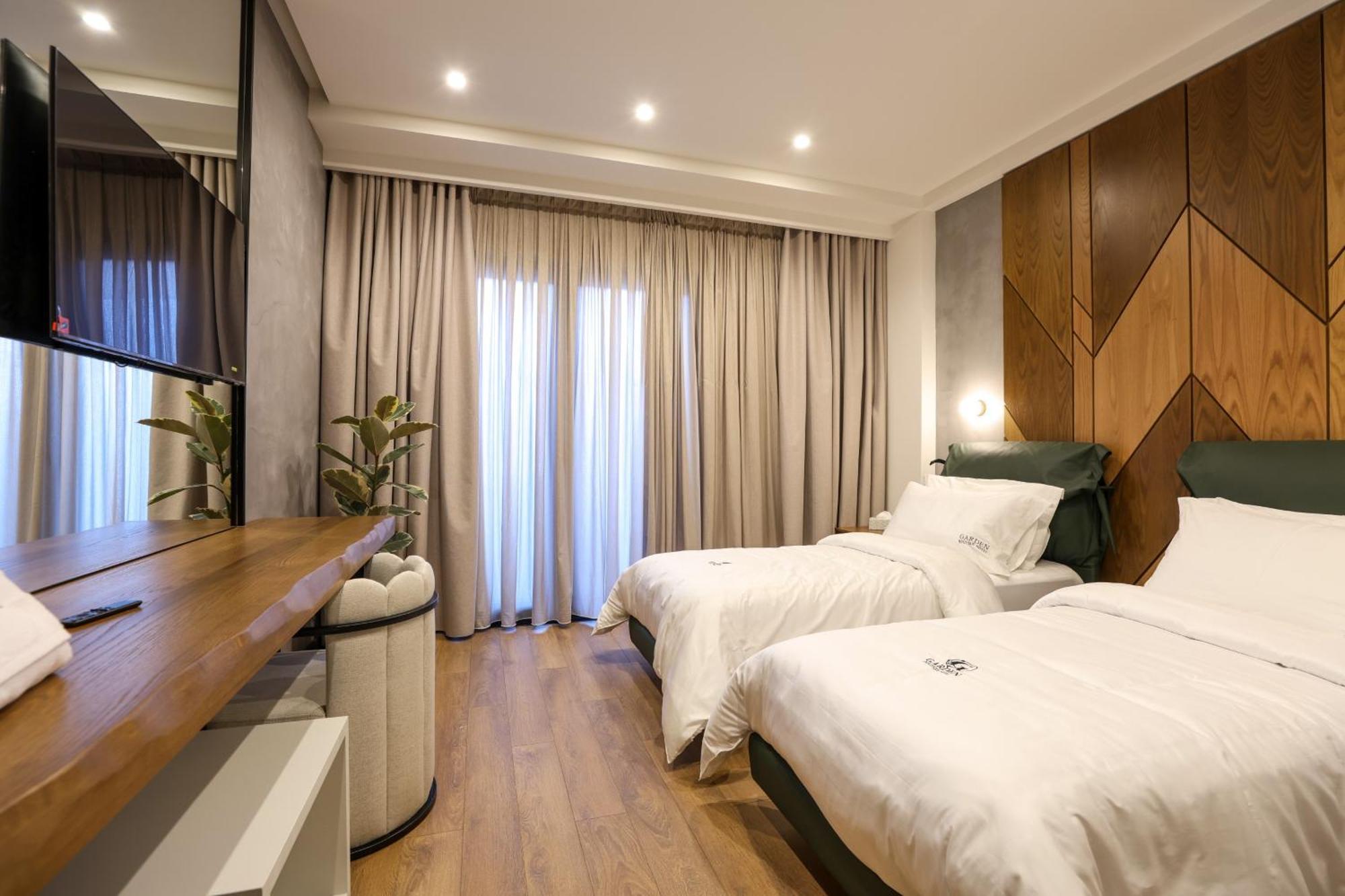 Garden Boutique Hotel Tirana Exterior photo