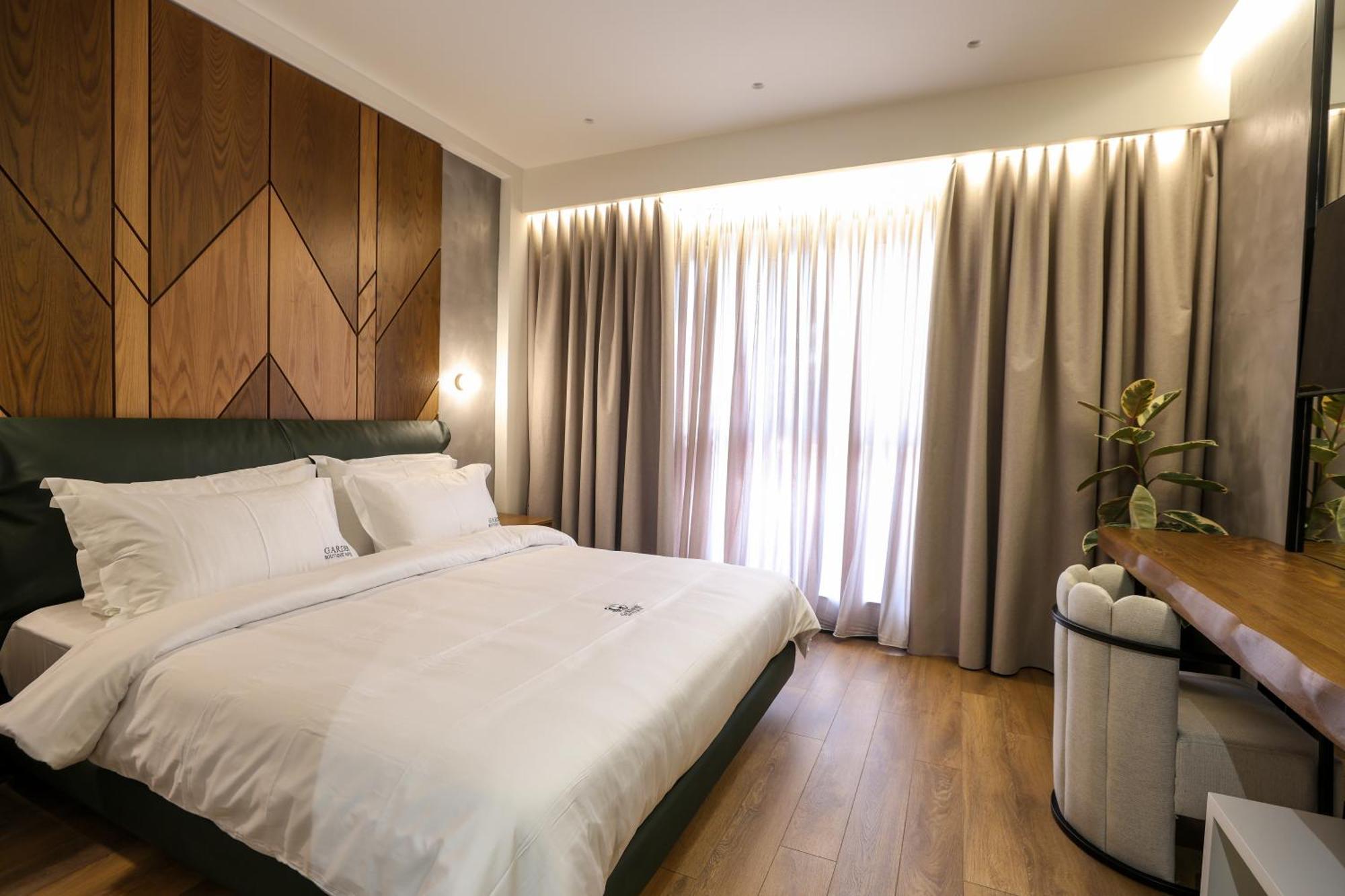 Garden Boutique Hotel Tirana Exterior photo